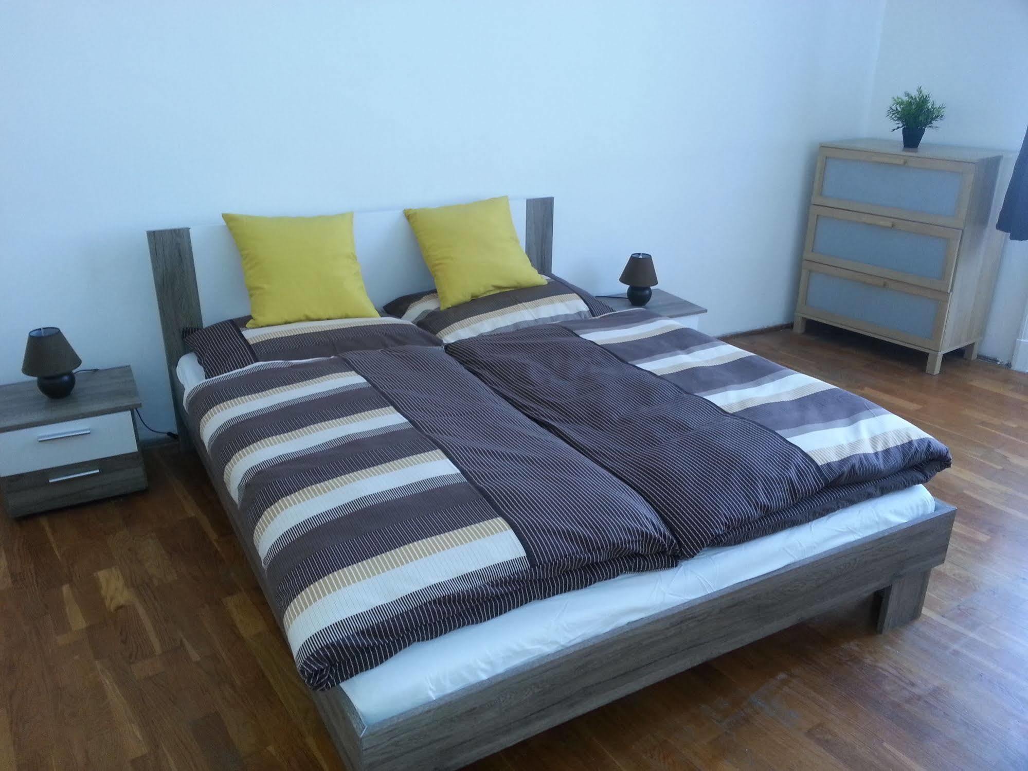 Caterina Private Rooms And Apartments Budapest Exterior photo